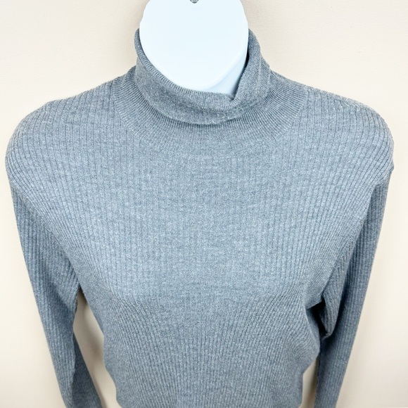Peter Millar Gray Extra Fine Merino Wool Ribbed Long Sleeve Turtleneck Sweater - Picture 5 of 10